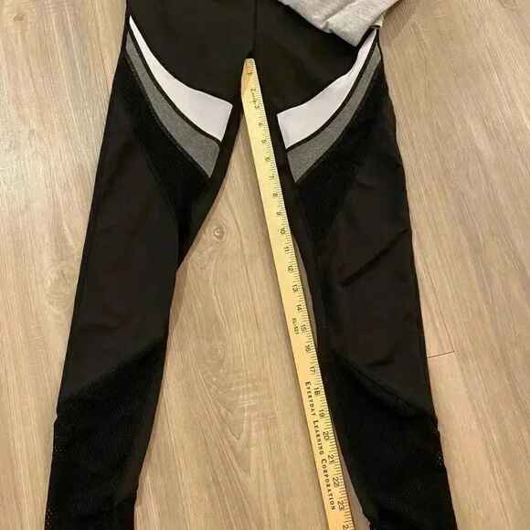 BUNDLE Workout top and bottom - Picture 4 of 7